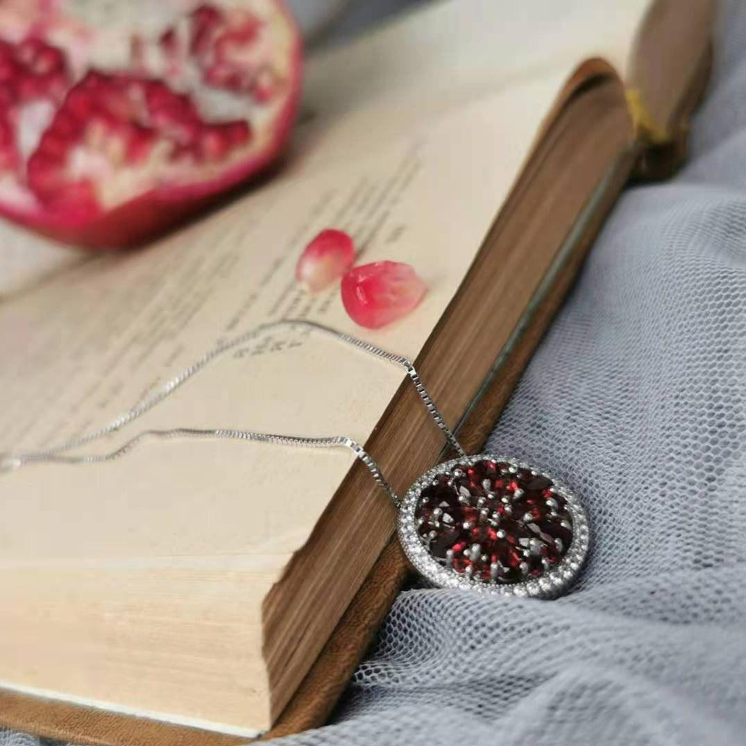 Collier pendentif rond en argent sterling avec grenat rouge GRACE