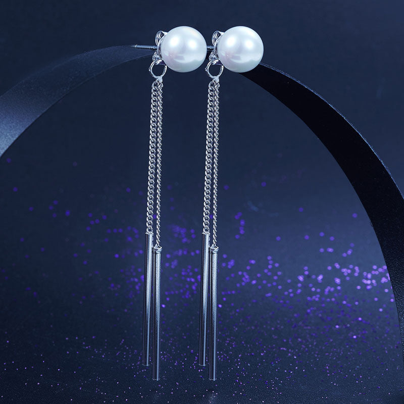 Pendientes largos de perla creada en plata de ley