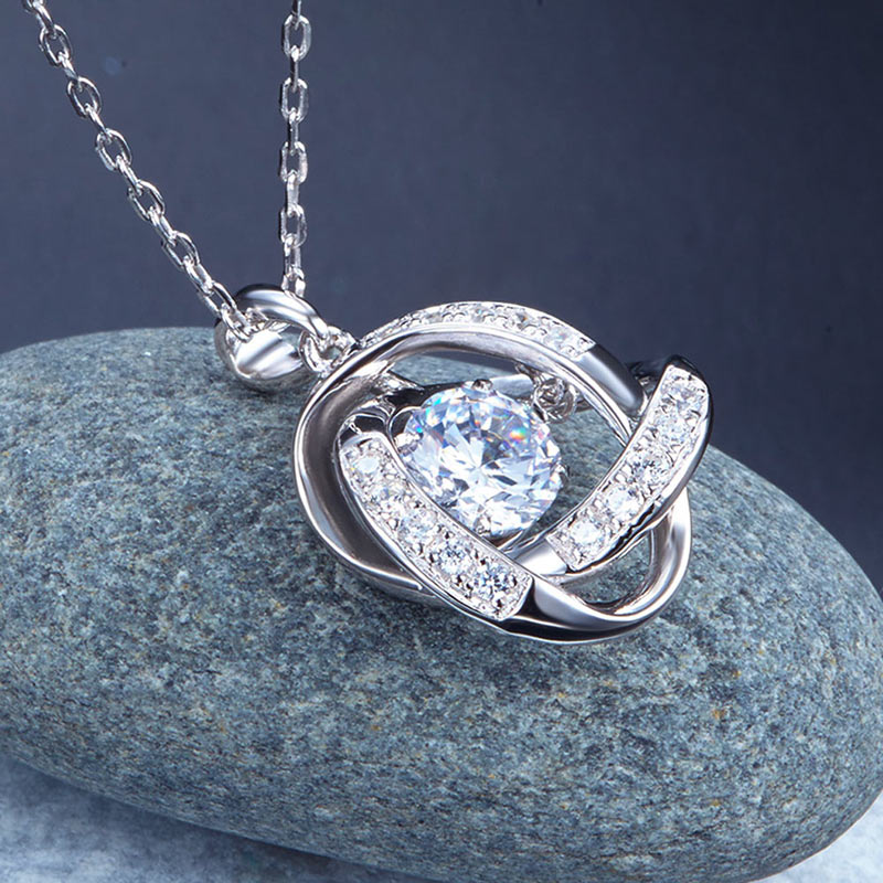Collar con colgante de piedra danzante con nudo