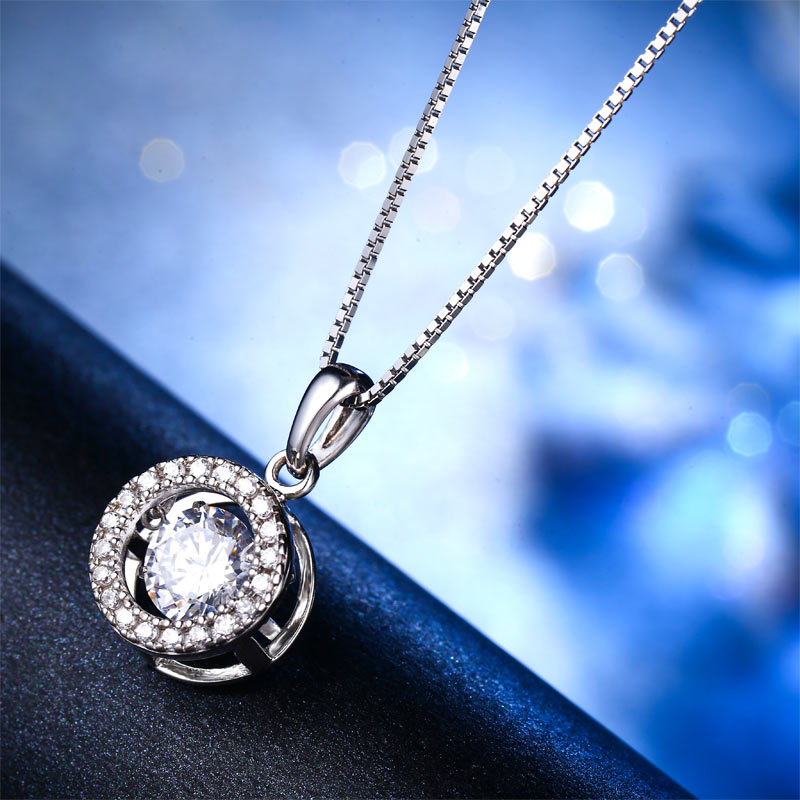 Collar con colgante de piedra danzante con halo redondo