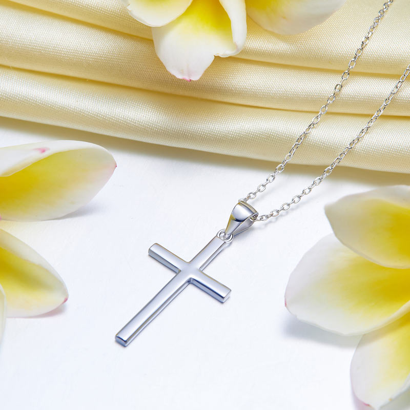 Cross Pendant Necklace in Sterling Silver
