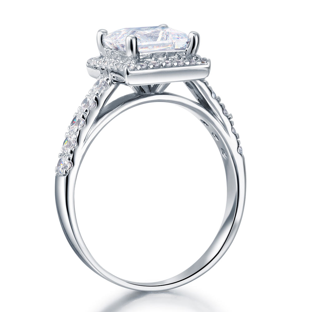 1.5 CT. Princess Cut Simulated Diamond Halo Ring in Sterling Silver