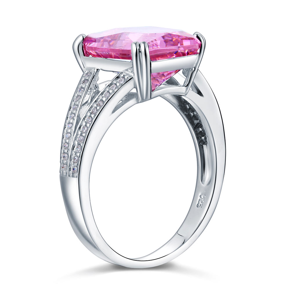 Anillo de 6 quilates con diamante rosa simulado de corte radiante y cuerpo dividido en plata de ley