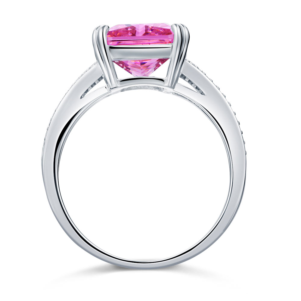 Anillo de 6 quilates con diamante rosa simulado de corte radiante y cuerpo dividido en plata de ley