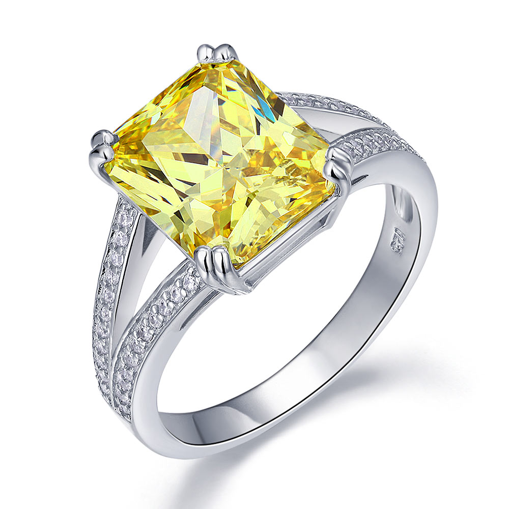 Anillo de 6 quilates con diamante amarillo simulado de corte radiante y cuerpo dividido en plata de ley