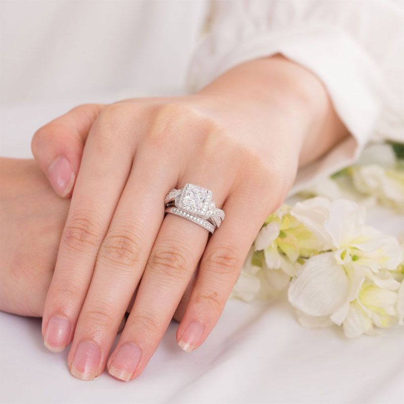 1.5 CT Princess Cut Simulated Diamond Milgrain Split Shank Bridal Set in Sterling Silver