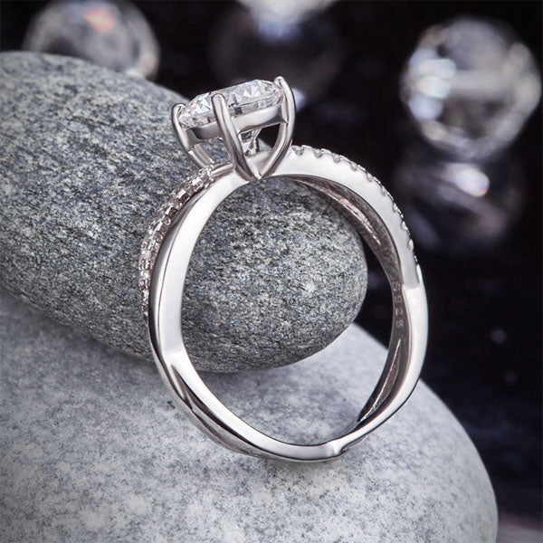 1.25 CT. Round Brilliant Cut Simulated Diamond Entwined Ring in Sterling Silver