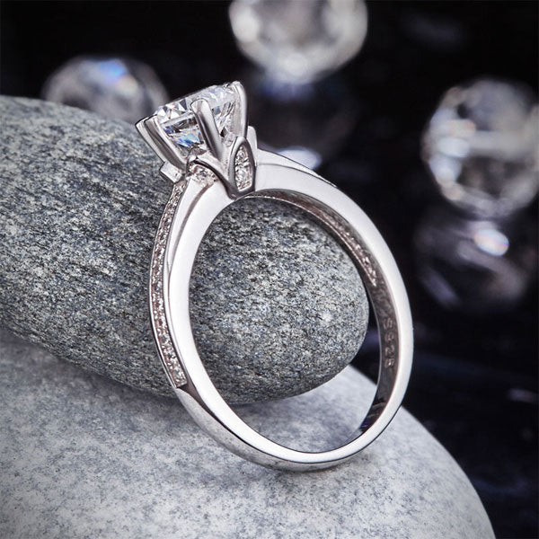 1.25 CT. Round Brilliant Cut Simulated Diamond Ring in Sterling Silver