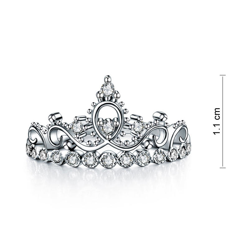Anillo de corona de circonita cúbica en plata de ley