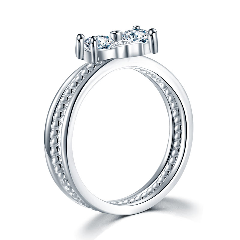 Anillo de tres piezas con diamantes simulados de talla corazón en plata de ley