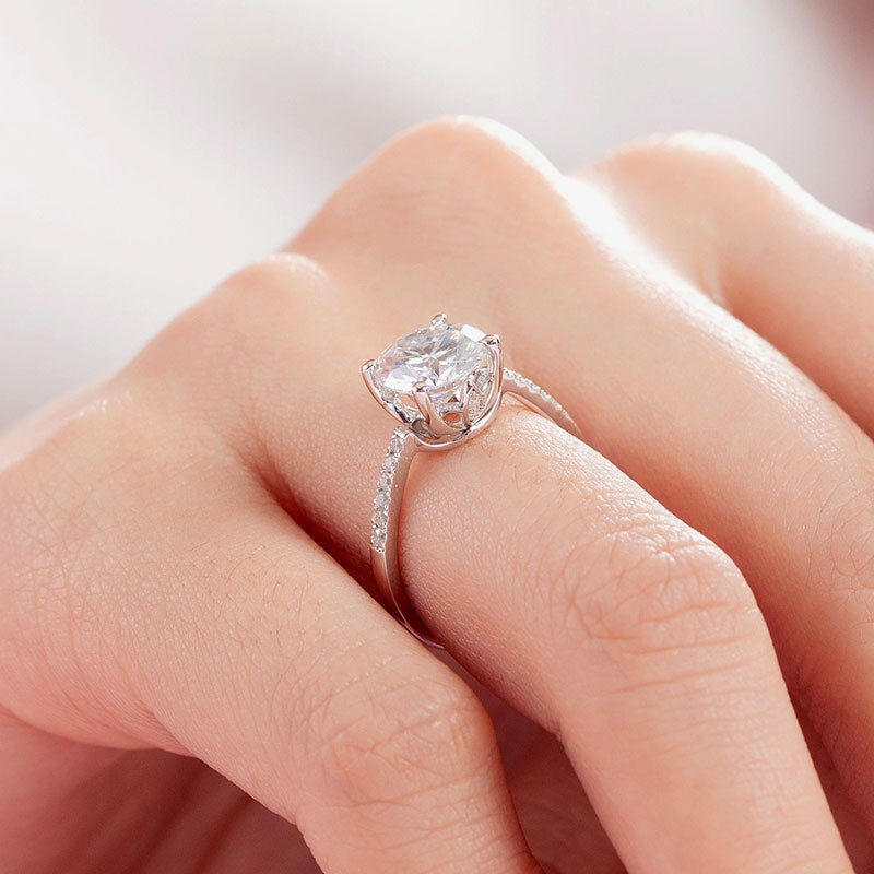 Bague de fiançailles en argent sterling avec diamants et moissanite ronde de 2 carats