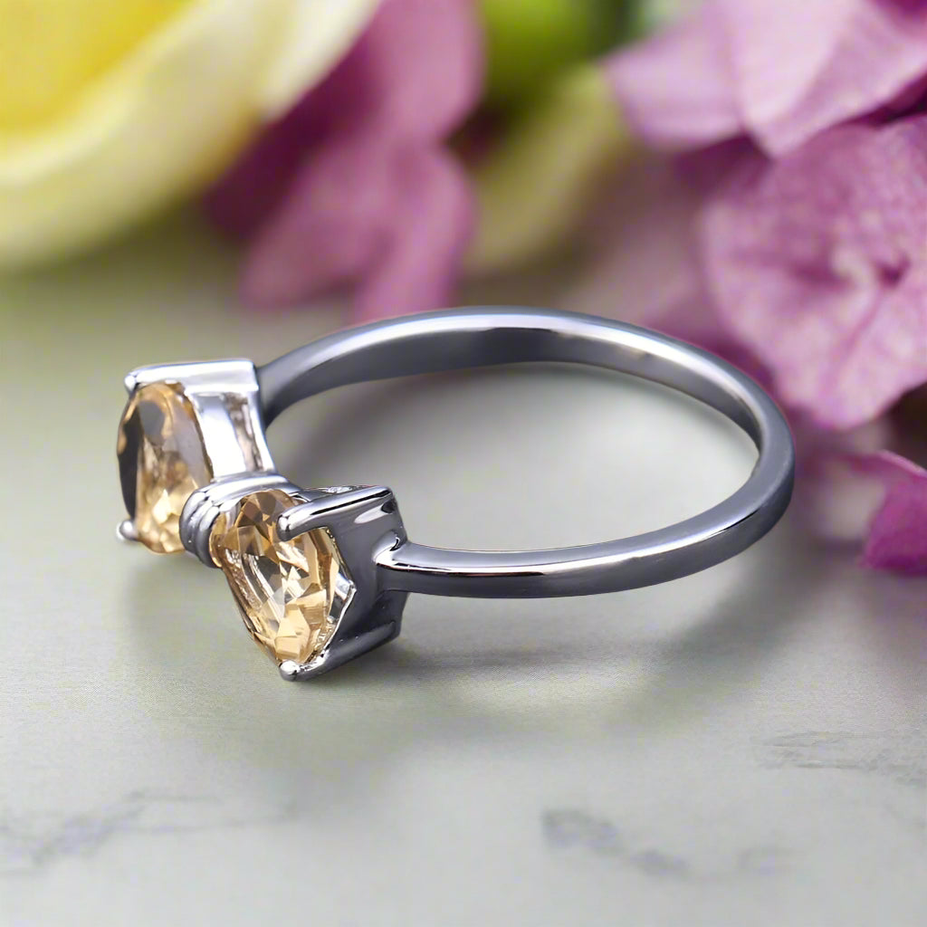 Anillo GRACE de dos piedras preciosas naturales con lazo de corazón en plata de ley