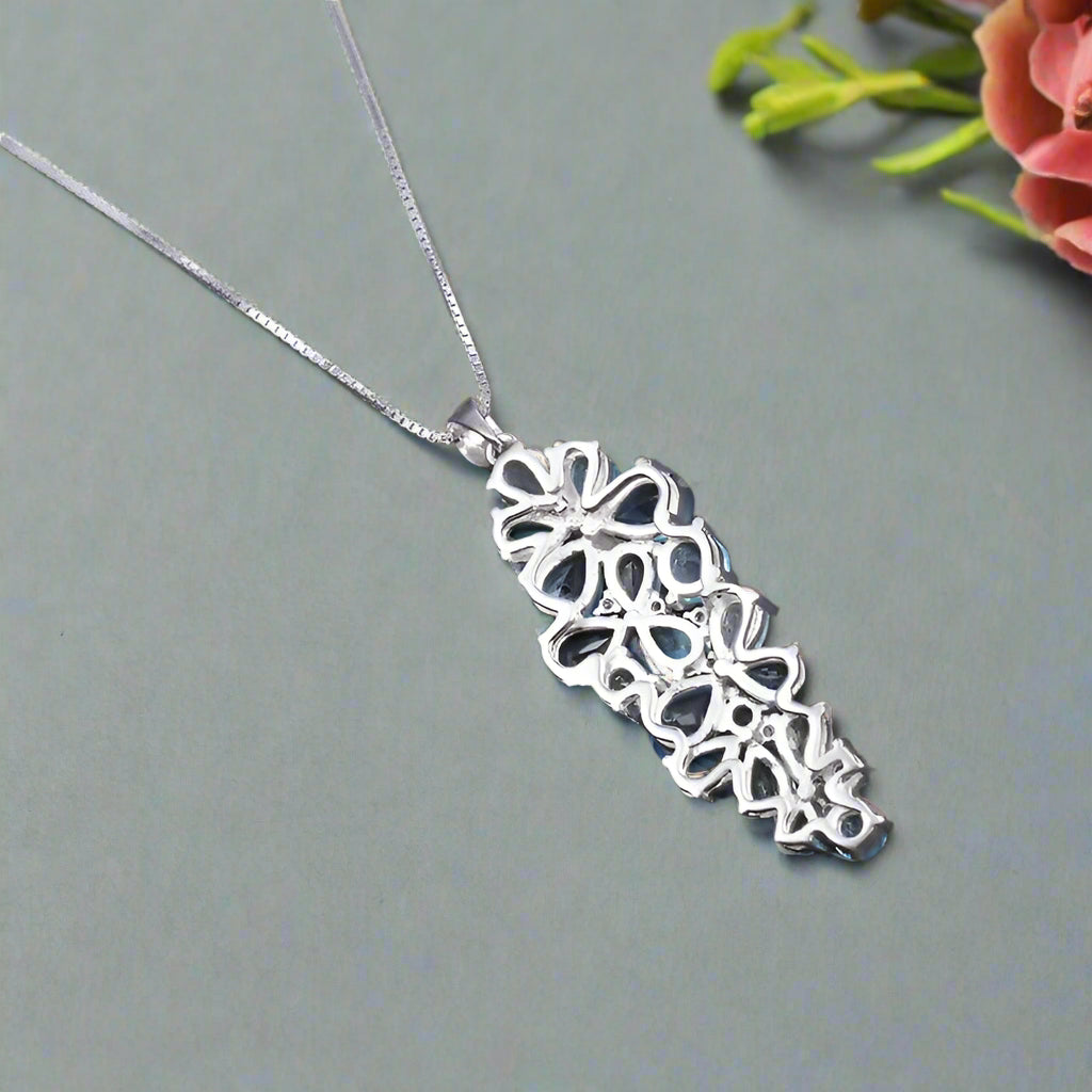 Collar con colgante de piedras preciosas GRACE en plata de ley