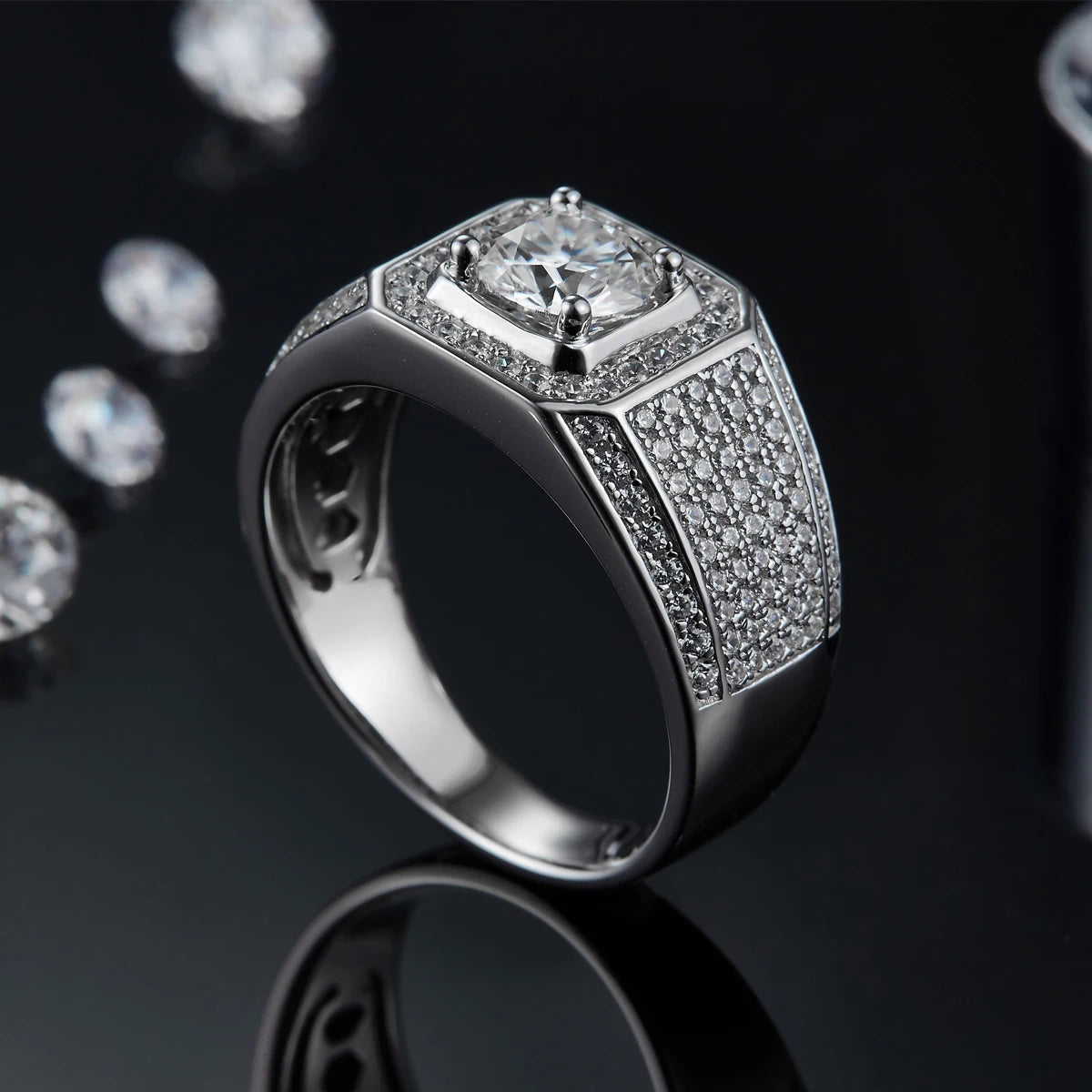 Anillo de plata esterlina con pavé de moissanita para hombre