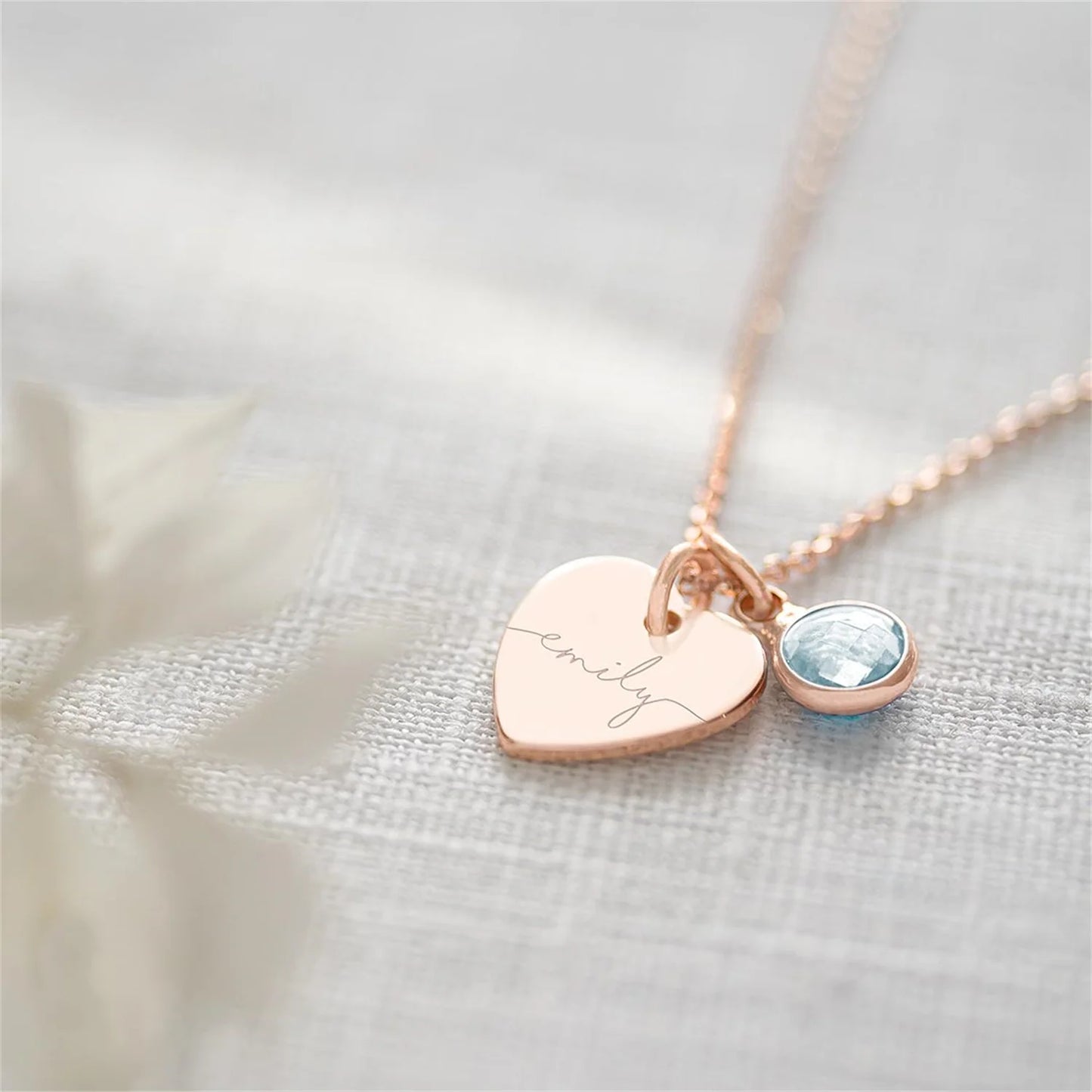 Collier avec pendentif en forme de cœur et pierre de naissance personnalisée en acier inoxydable plaqué or rose