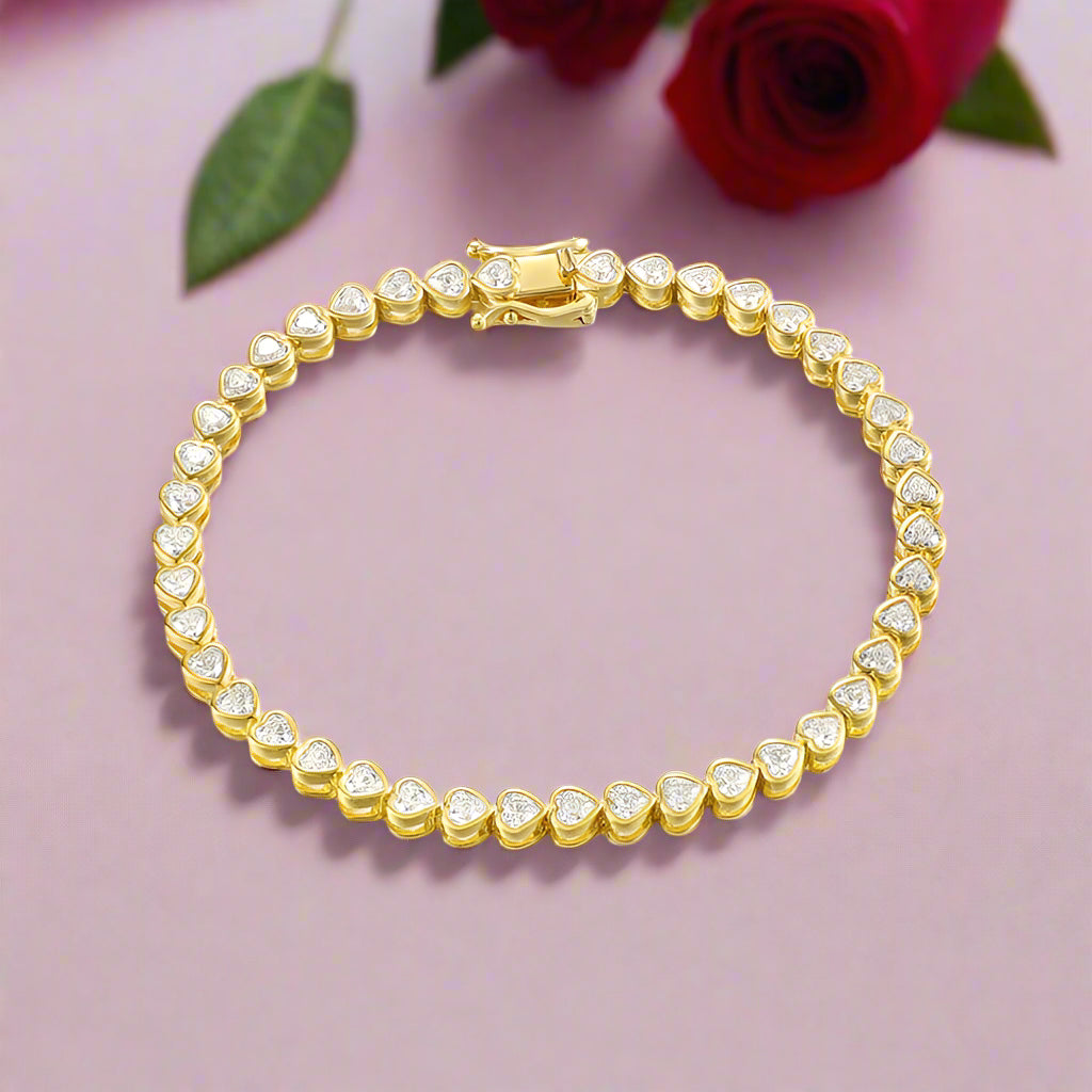 Pulsera de tenis con bisel de moissanita de 3 mm en forma de corazón en plata de ley chapada en oro de 14 quilates