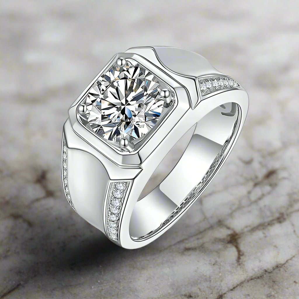 Anillo de plata esterlina con moissanita para hombre