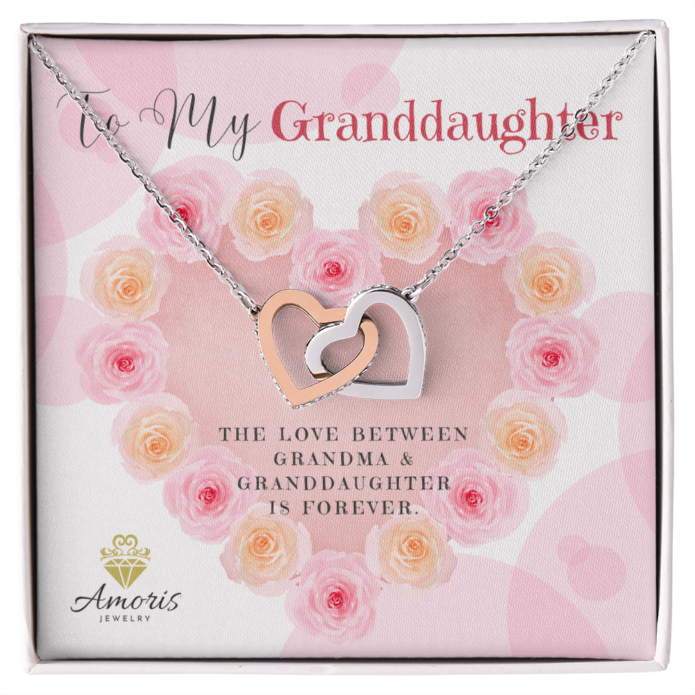 Collar de corazones entrelazados con tarjeta con mensaje para mi nieta