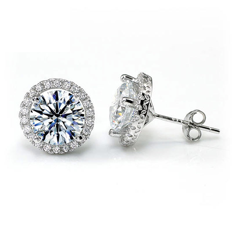 Aretes de plata de ley con halo redondo de diamantes simulados de 2 quilates