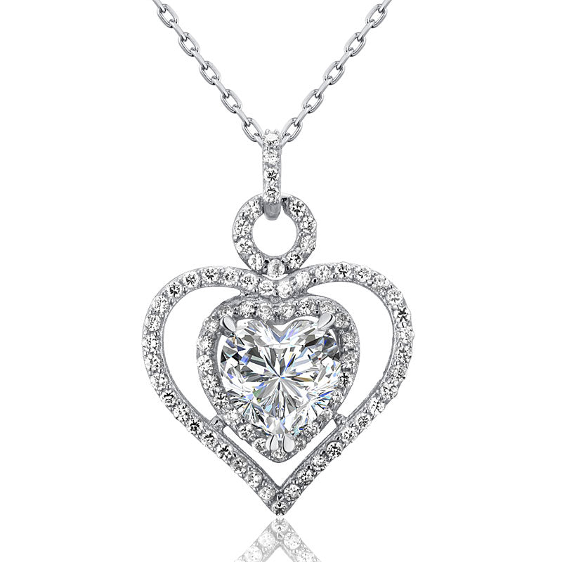 Collar con colgante de corazón de diamantes simulados de 3 quilates en plata de ley.