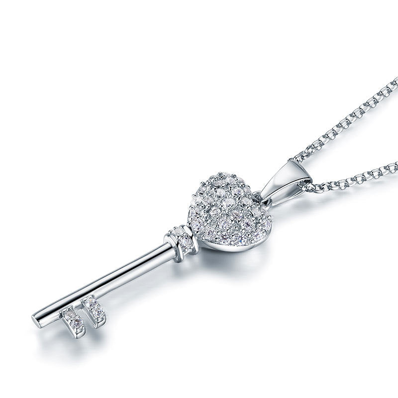 Collier avec pendentif Love Key en argent sterling et diamants synthétiques