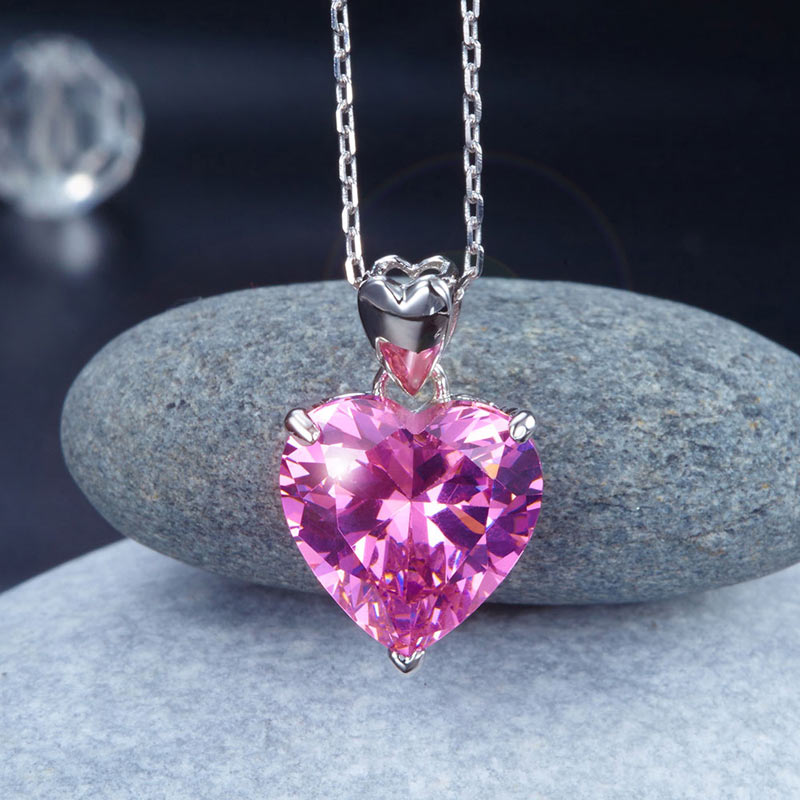 Collar con colgante de diamante simulado rosa de corte de corazón de 5 quilates en plata de ley.
