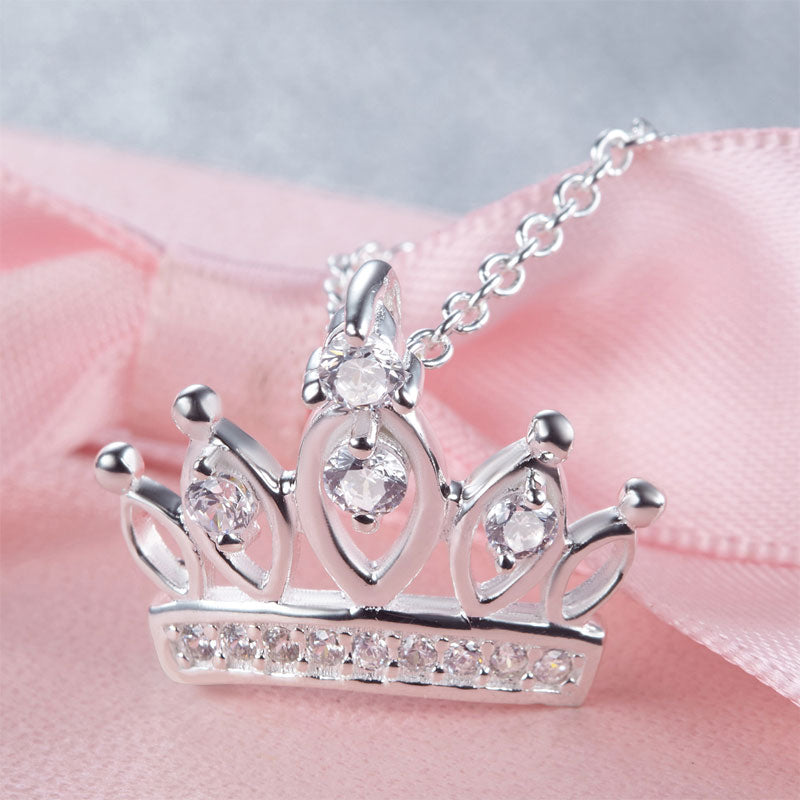 Collar con colgante de corona en plata de ley para niñas