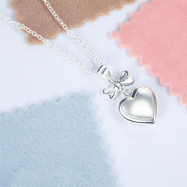 Collar con colgante de corazón de cinta en plata de ley para niñas