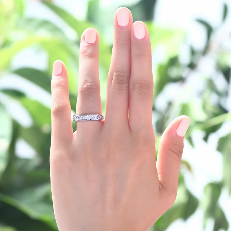 Alliance en argent sterling sertie de diamants synthétiques ronds de 3 mm