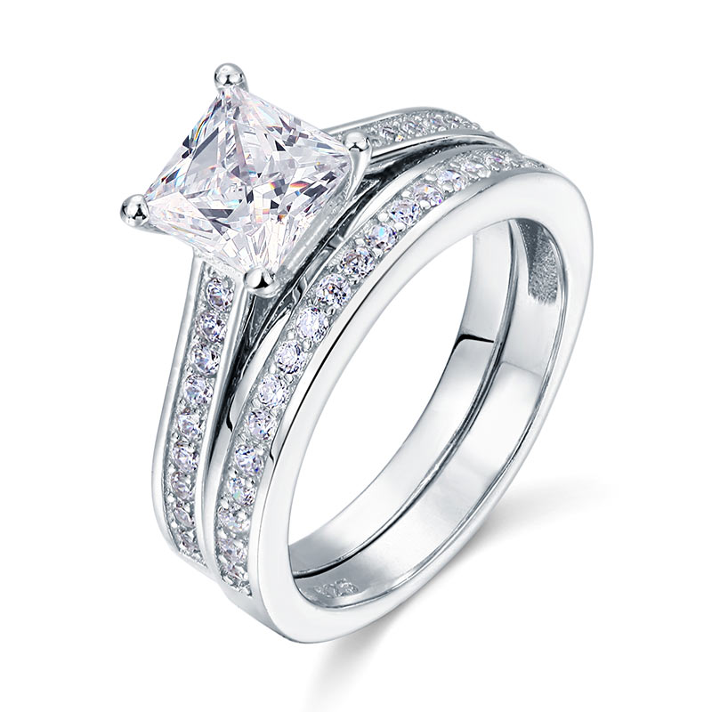 1.5 CT. Princess Cut Simulated Diamond Bridal Set in Sterling Silver