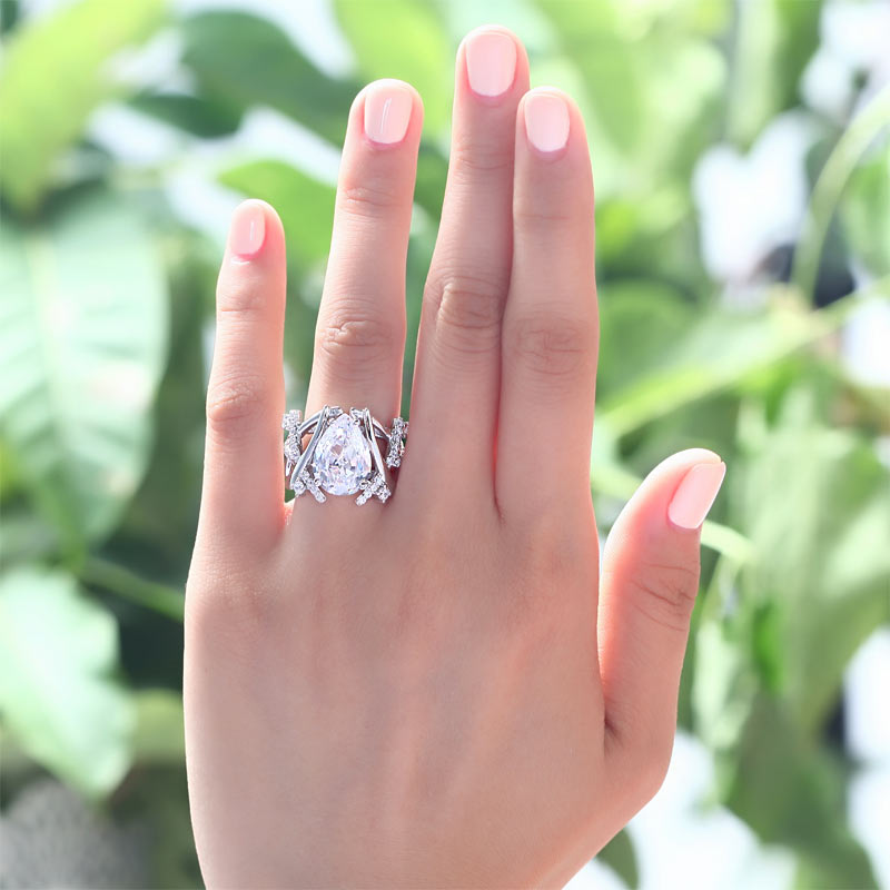 Bague en argent sterling avec diamant simulé taille poire de 4 carats
