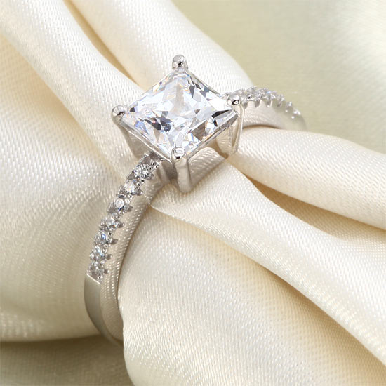 1 CT. Princess Cut Simulated Diamond Engagement Ring in Sterling Silver