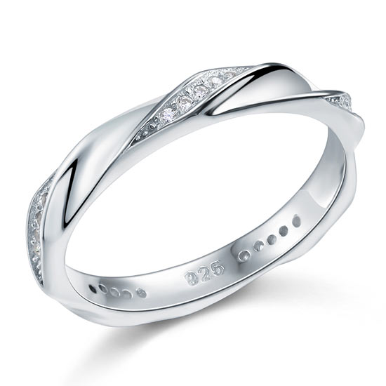 Anillo Eternity Twist con diamantes simulados en plata de ley