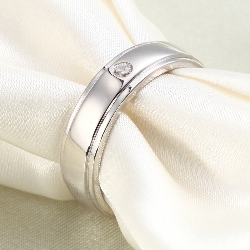 Anillo de bodas de plata de ley con diamantes redondos simulados para hombre