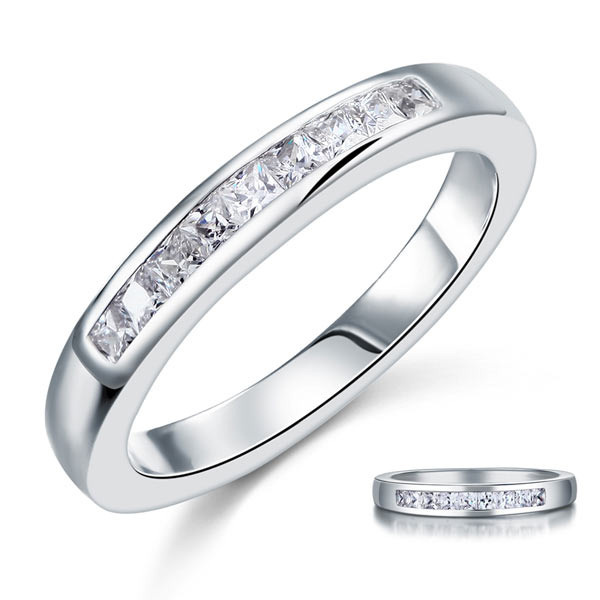 Alianza de boda de plata de ley con diamantes simulados de talla princesa engastados en canal