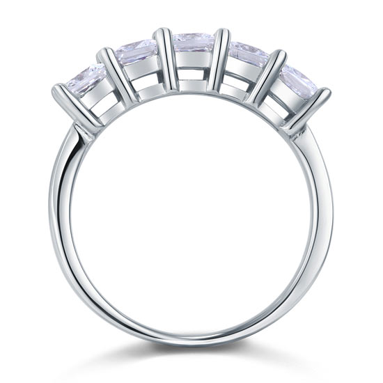 Bague en argent sterling à cinq diamants taille princesse simulés