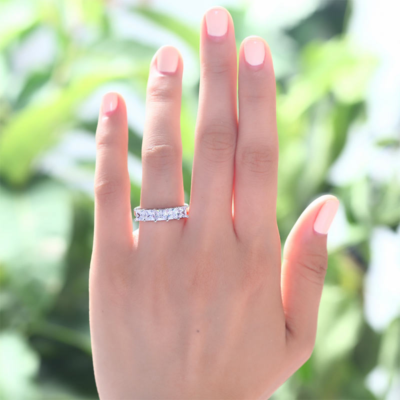 Bague en argent sterling à cinq diamants taille princesse simulés