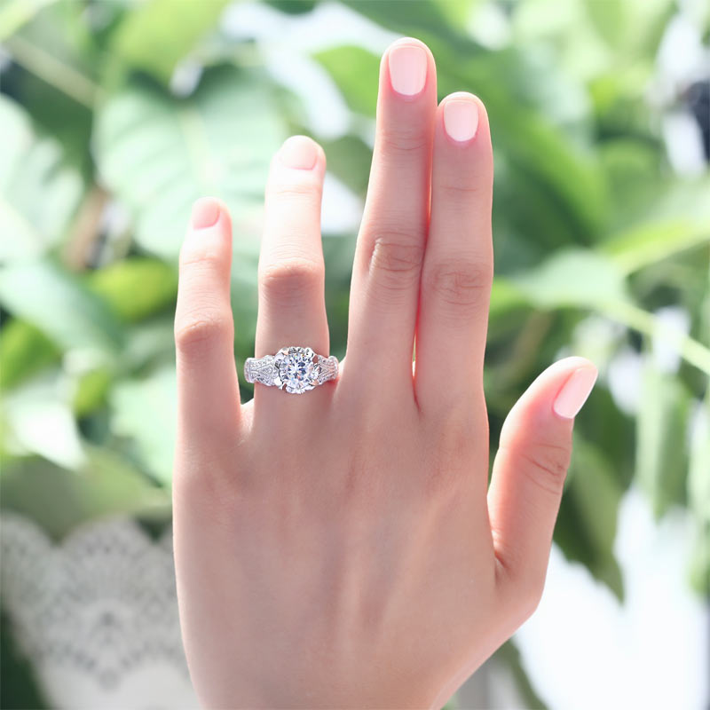 Bague vintage en argent sterling avec diamants synthétiques ronds de 2 carats