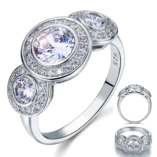 Anillo de halo de diamantes simulados de tres piedras de 2,5 quilates en plata de ley