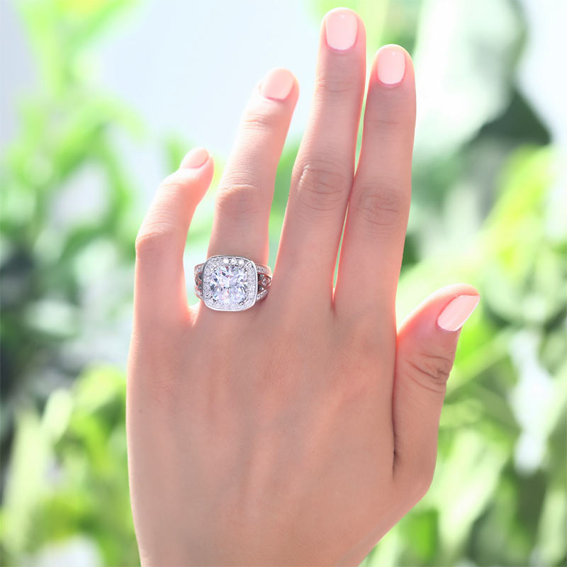 Bague halo vintage en argent sterling avec diamants synthétiques taille coussin de 4 carats
