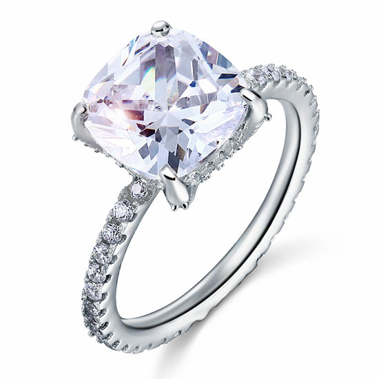 Bague d'éternité en argent sterling avec diamants synthétiques taille coussin de 5 carats