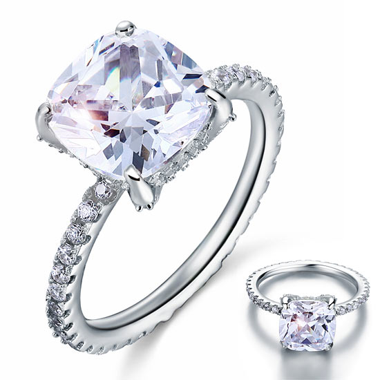 Bague d'éternité en argent sterling avec diamants synthétiques taille coussin de 5 carats