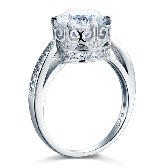 Anillo vintage de diamantes redondos simulados de 2,5 quilates en plata de ley.