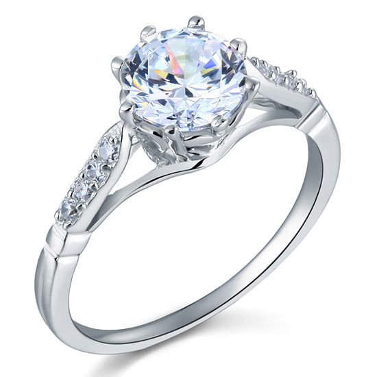 Bague pavée de diamants synthétiques ronds de 2 carats en argent sterling