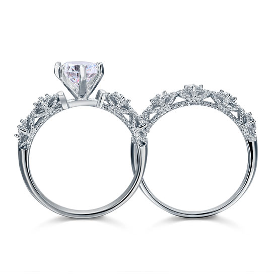 1.25 CT. Vintage Style Simulated Diamond Bridal Set in Sterling Silver