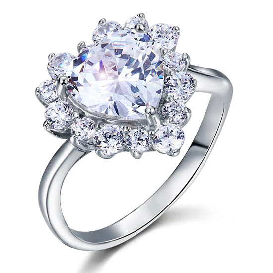Anillo de halo de diamantes simulados de talla corazón de 2,5 quilates en plata de ley