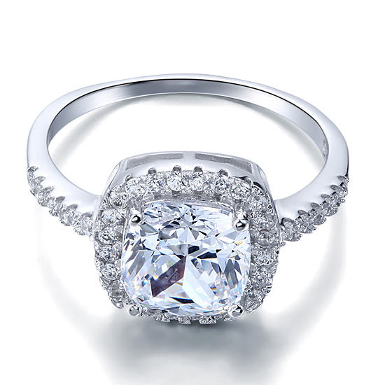 Bague halo en argent sterling avec diamants synthétiques taille coussin de 3 carats