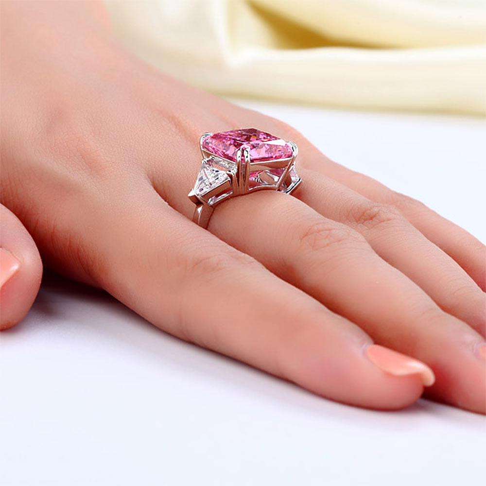 Bague en argent sterling avec trois diamants synthétiques roses taille princesse de 8 carats
