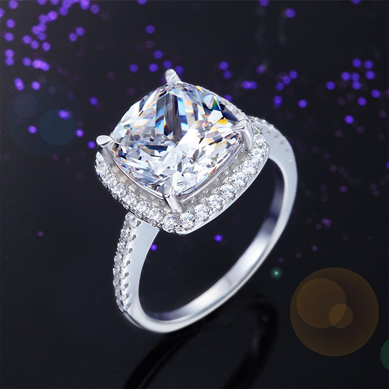 Bague halo en argent sterling avec diamants synthétiques taille coussin de 5 carats