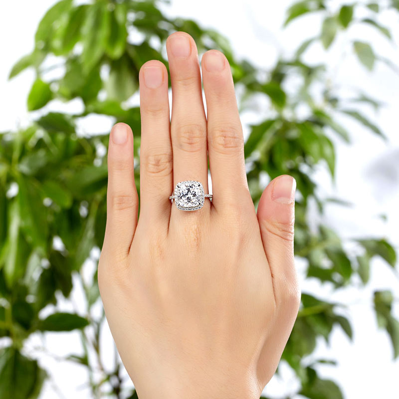 Bague halo en argent sterling avec diamants synthétiques taille coussin de 5 carats